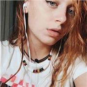 Doy clases de fotografía, cine, audiovisual y etc. Soy alumna de audiovisuales y necesito el dinero para seguir estudiando. Soy paciente y compresiva